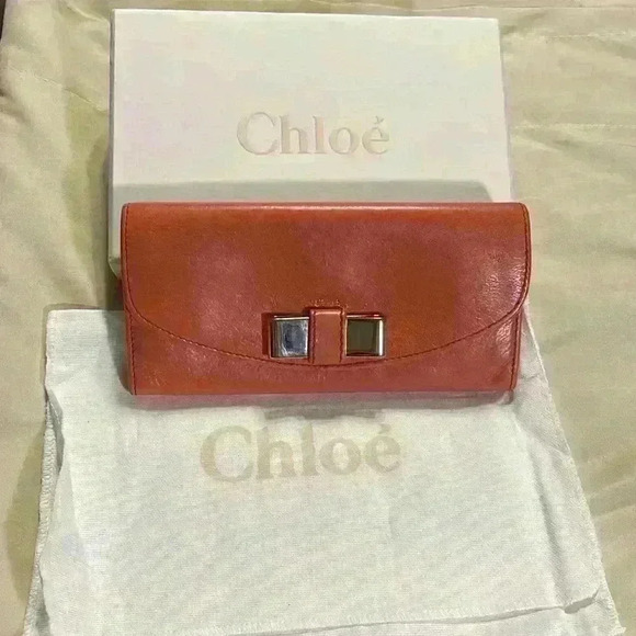 Chloe Long Wallet w/ Box, Authenticity Card and Dust Cover - Picture 4 of 15